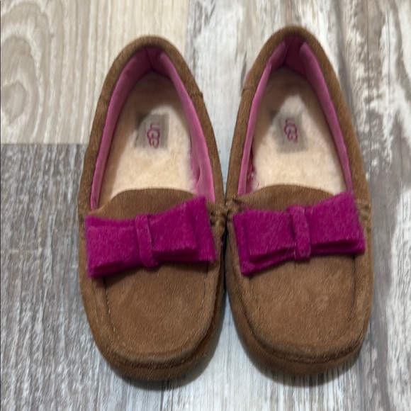 Ugg Australia‎ Cozy Brown Kids Shoes with Pink Bow 4.5 Y - Picture 1 of 6